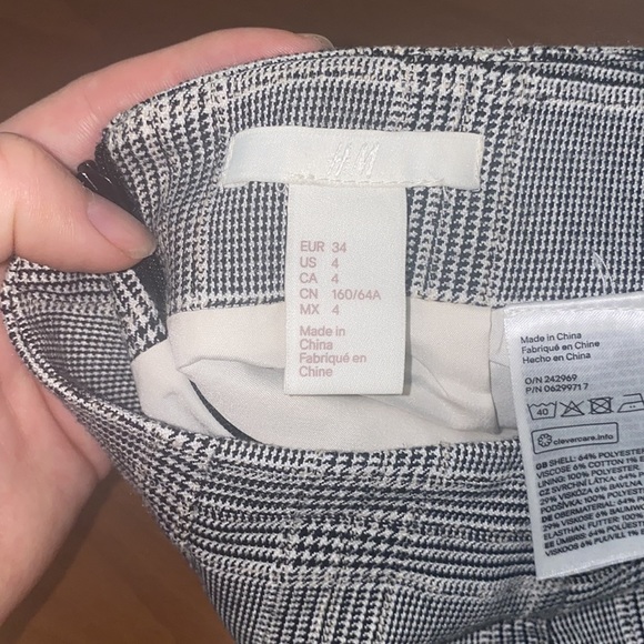 Plaid/Gingham Mini Skirt - Picture 3 of 3